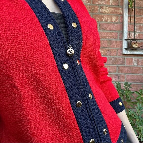 St. John Red Navy Zip Sweater Jacket Sz 2 Santana Knit Studded Preppy Office - Picture 9 of 13